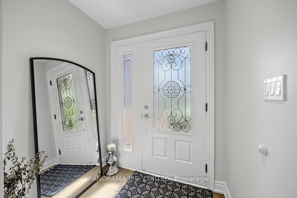 4 Donalbert Road, Toronto, ON M9B 2E7 4