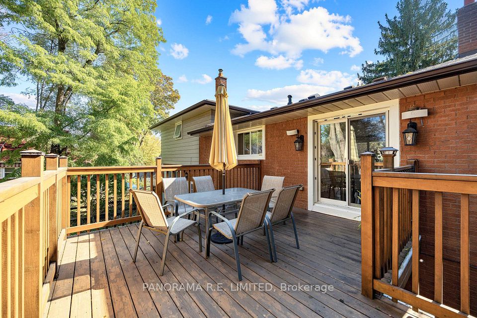 4 Donalbert Road, Toronto, ON M9B 2E7 25