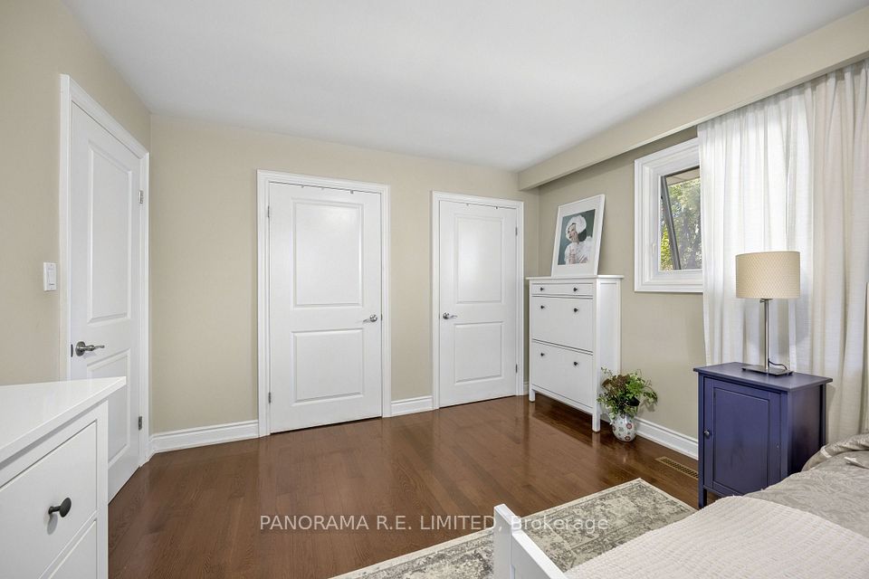 4 Donalbert Road, Toronto, ON M9B 2E7 15