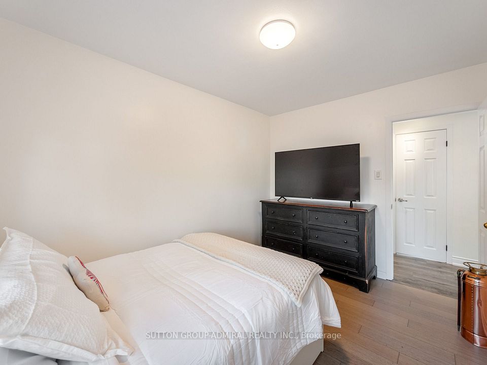 49 Kennebec Crescent, Toronto, ON M9W 2R8 25