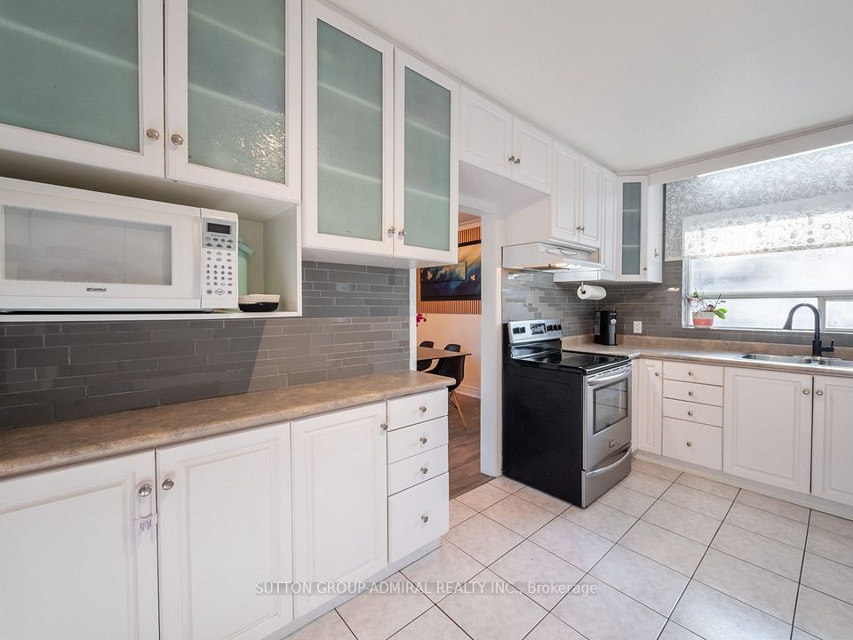 49 Kennebec Crescent, Toronto, ON M9W 2R8 16