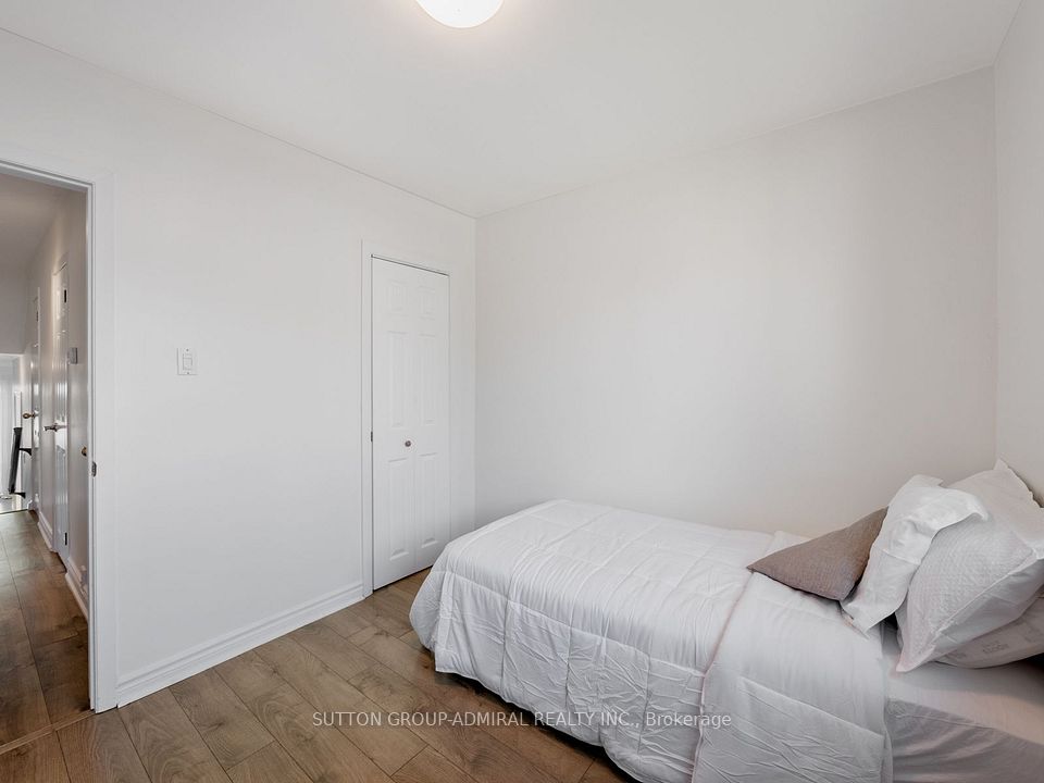 49 Kennebec Crescent, Toronto, ON M9W 2R8 23