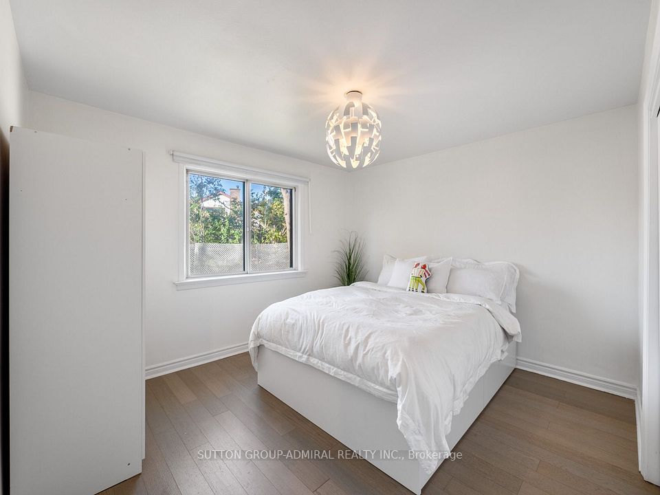 49 Kennebec Crescent, Toronto, ON M9W 2R8 20