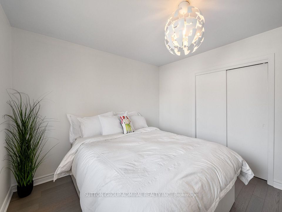 49 Kennebec Crescent, Toronto, ON M9W 2R8 21