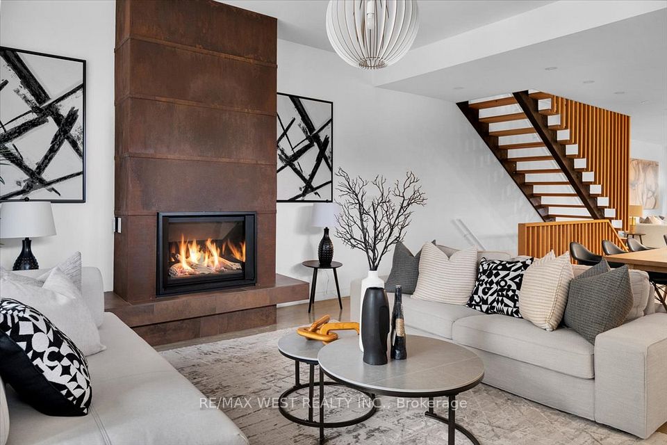 38 Smithfield Drive, Toronto, ON M8Y 3M2 5