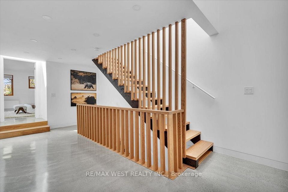 38 Smithfield Drive, Toronto, ON M8Y 3M2 15