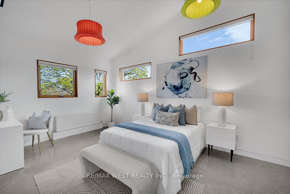 38 Smithfield Drive, Toronto, ON M8Y 3M2 25