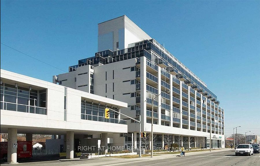 1040 The Queensway Avenue 110, Toronto, ON M8Z 0A7 4