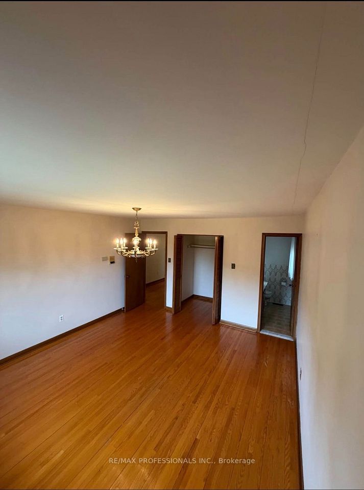 78 Roxaline Street, Toronto, ON M9P 2Z2 7