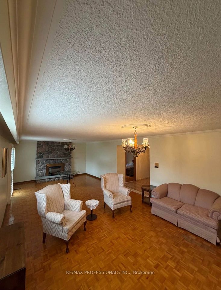 78 Roxaline Street, Toronto, ON M9P 2Z2 10