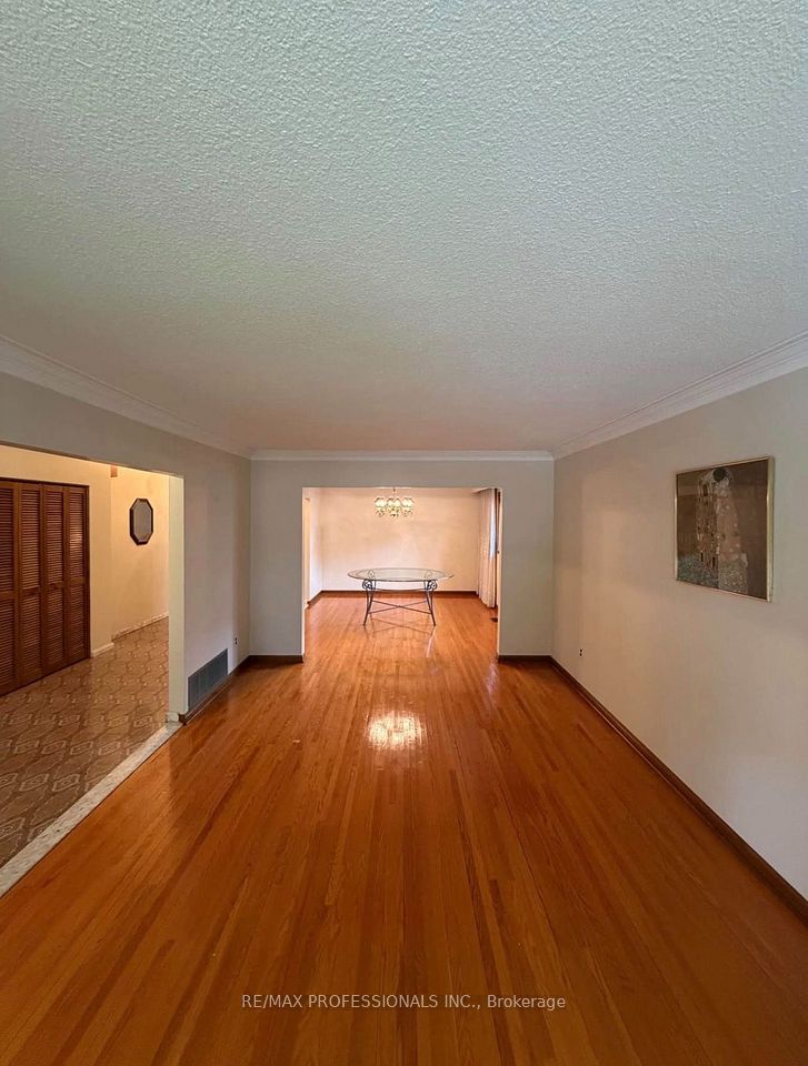 78 Roxaline Street, Toronto, ON M9P 2Z2 13
