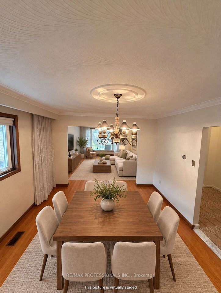 78 Roxaline Street, Toronto, ON M9P 2Z2 3
