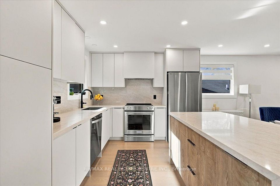 5294 Joel Avenue, Burlington, ON L7L 3Y7 5