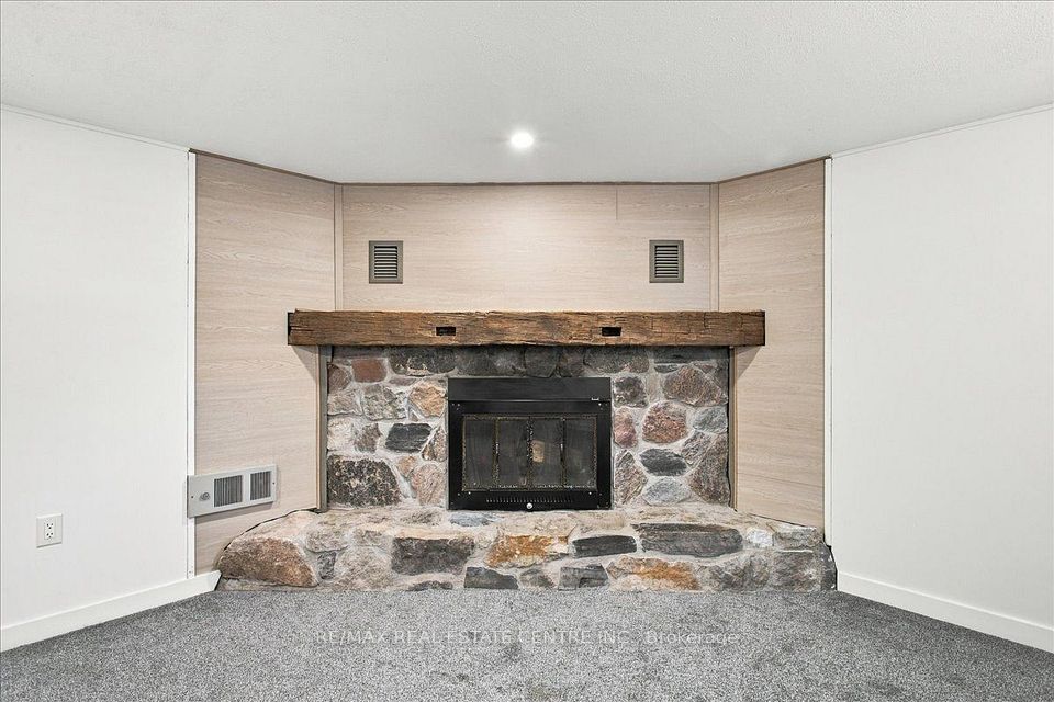 5294 Joel Avenue, Burlington, ON L7L 3Y7 25