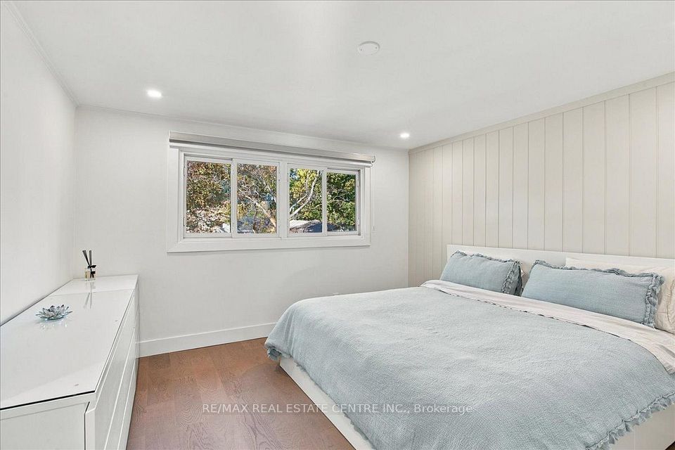 5294 Joel Avenue, Burlington, ON L7L 3Y7 14