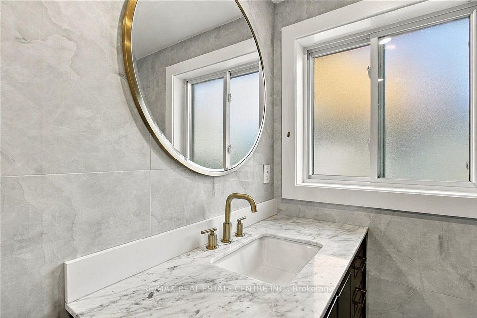 5294 Joel Avenue, Burlington, ON L7L 3Y7 23
