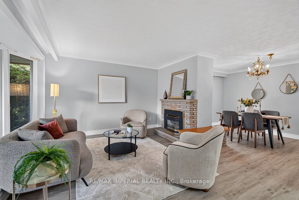 3 Minstrel Drive, Toronto, ON M8Y 3G3 6