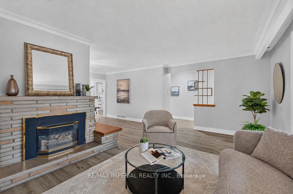 3 Minstrel Drive, Toronto, ON M8Y 3G3 8