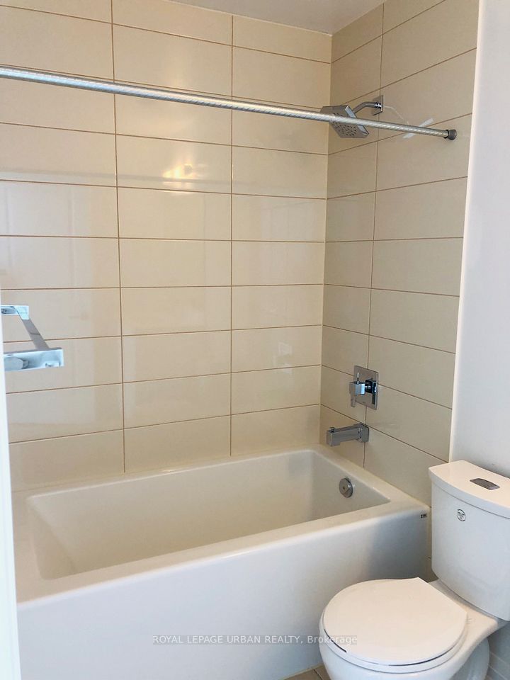 59 Annie Craig Drive 3504, Toronto, ON M8V 0C4 19