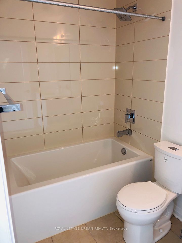 59 Annie Craig Drive 3504, Toronto, ON M8V 0C4 17