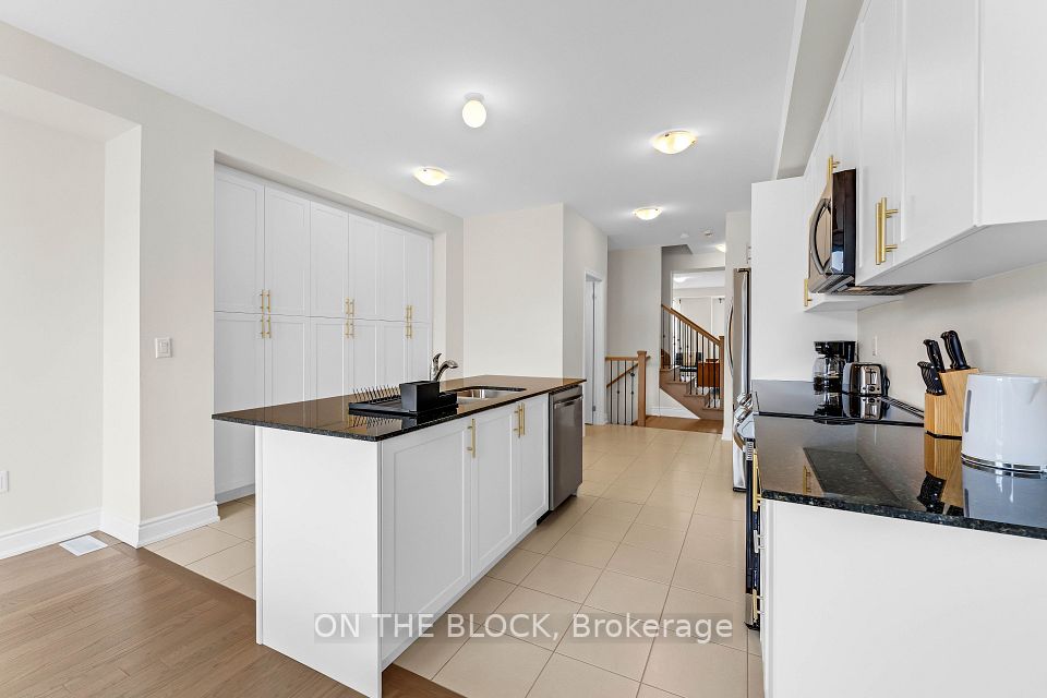 3347 Sixth Line, Oakville, ON L6H 0Y7 13