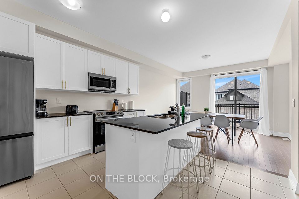 3347 Sixth Line, Oakville, ON L6H 0Y7 10