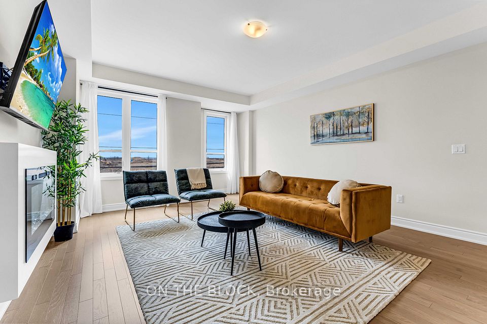 Att/Row/Townhouse at 3347 Sixth Line, Oakville, ON L6H 0Y7