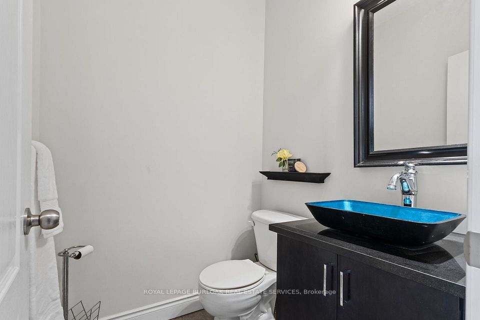 2090 Bates Common, Burlington, ON L7R 0A5 15