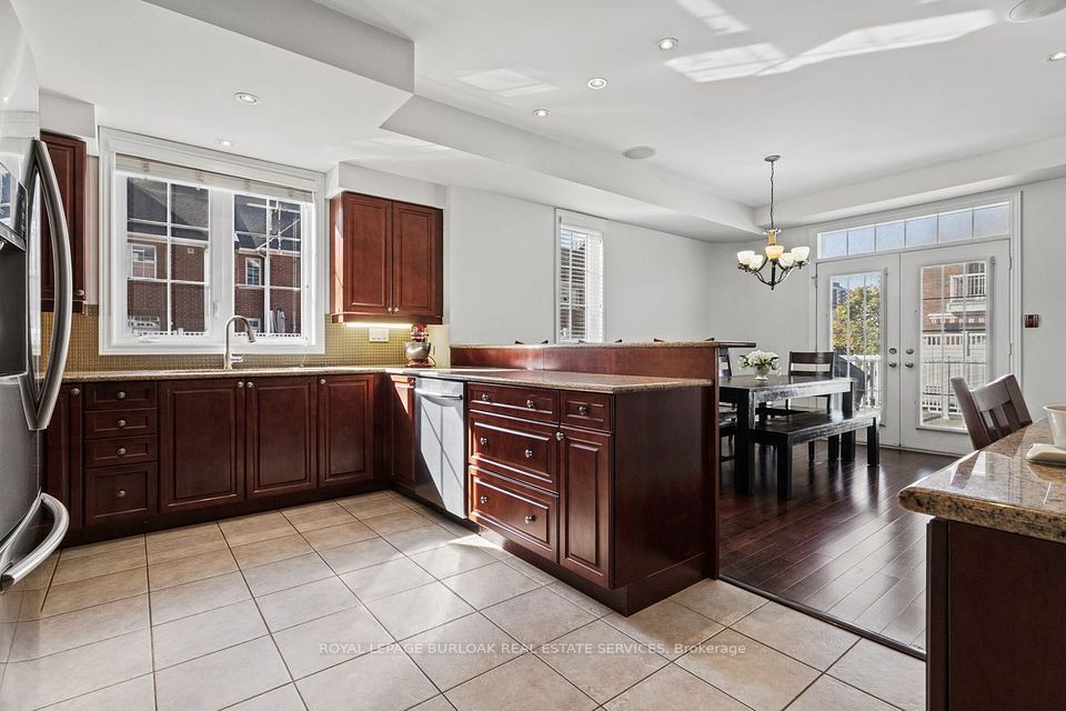 2090 Bates Common, Burlington, ON L7R 0A5 6