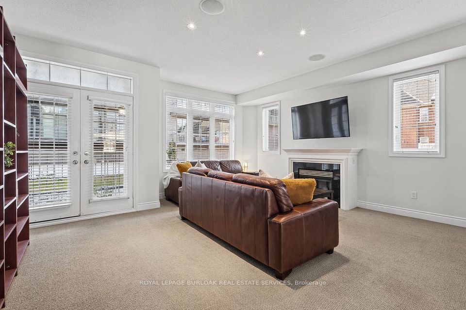 2090 Bates Common, Burlington, ON L7R 0A5 11