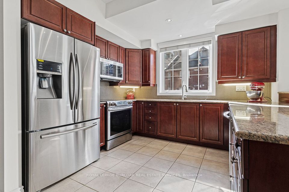 2090 Bates Common, Burlington, ON L7R 0A5 4