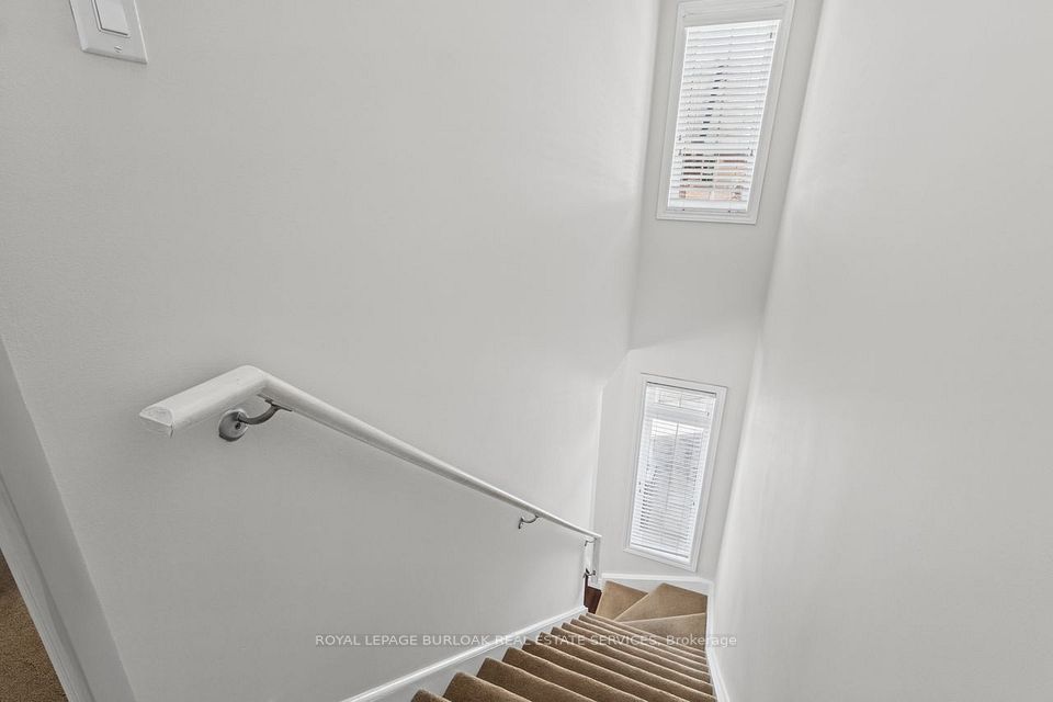 2090 Bates Common, Burlington, ON L7R 0A5 16