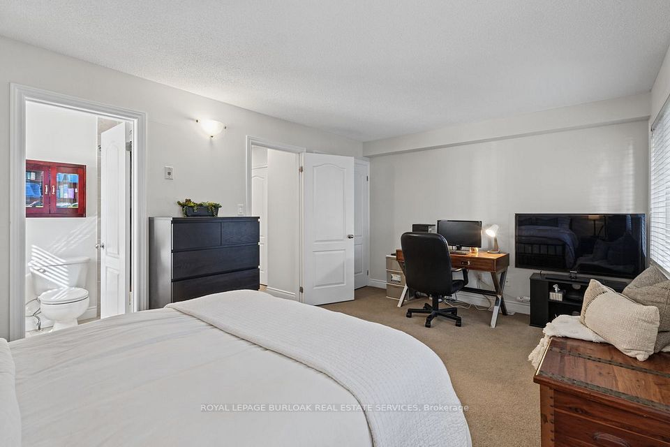 2090 Bates Common, Burlington, ON L7R 0A5 18