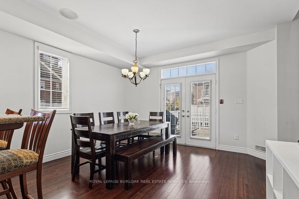 2090 Bates Common, Burlington, ON L7R 0A5 9