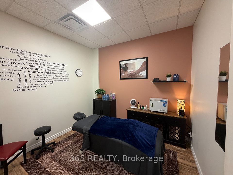 225 Speers Road 6, Oakville, ON L6K 0J4 8