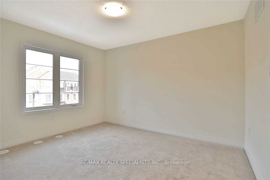 138 STORK Street, Oakville, ON L6H 0X9 17