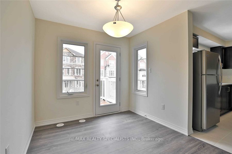 138 STORK Street, Oakville, ON L6H 0X9 14