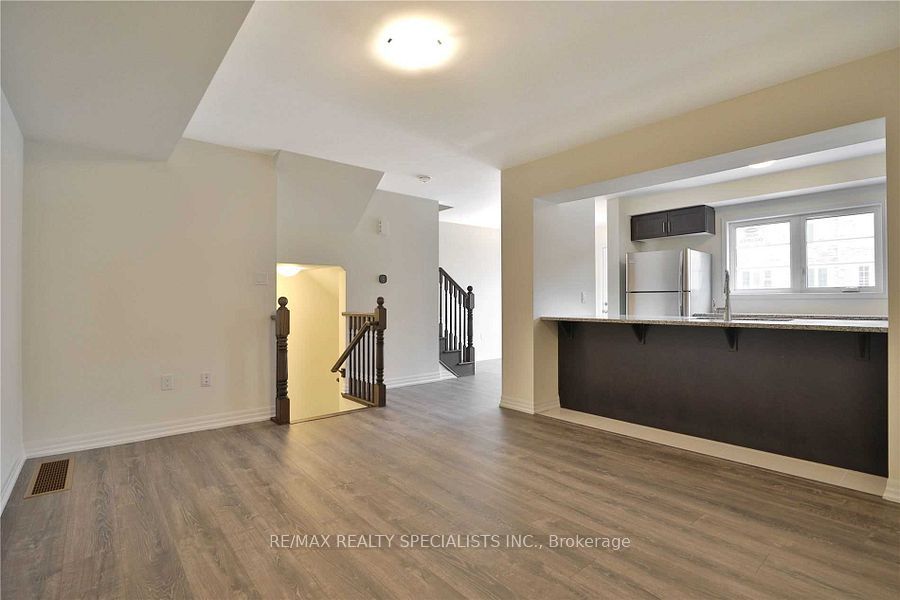 138 STORK Street, Oakville, ON L6H 0X9 6