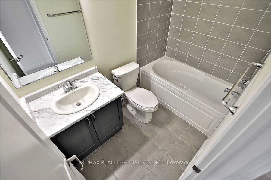 138 STORK Street, Oakville, ON L6H 0X9 20
