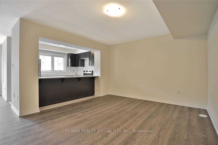 138 STORK Street, Oakville, ON L6H 0X9 4