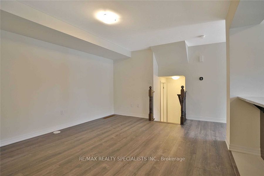 138 STORK Street, Oakville, ON L6H 0X9 5