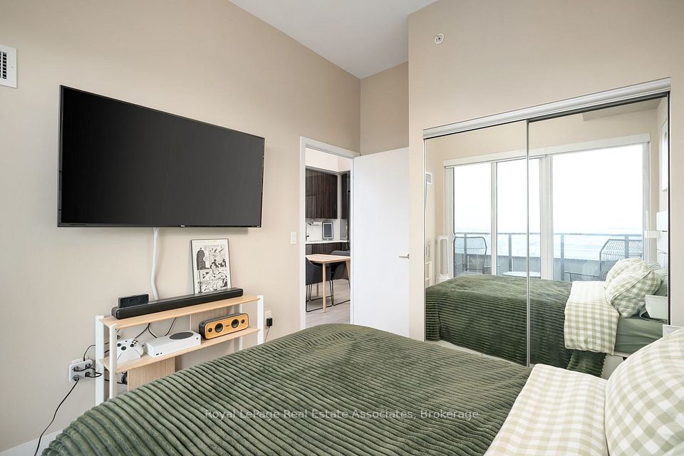 30 Shore Breeze Drive 6104, Toronto, ON M8V 0J1 22