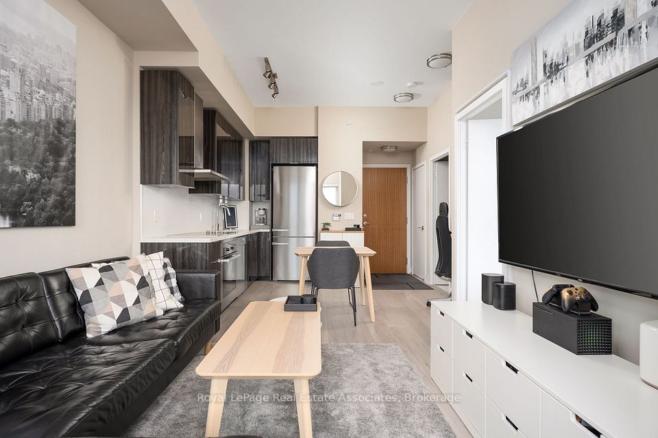 30 Shore Breeze Drive 6104, Toronto, ON M8V 0J1 17