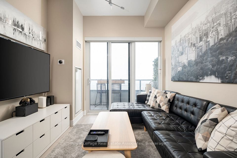 30 Shore Breeze Drive 6104, Toronto, ON M8V 0J1 16