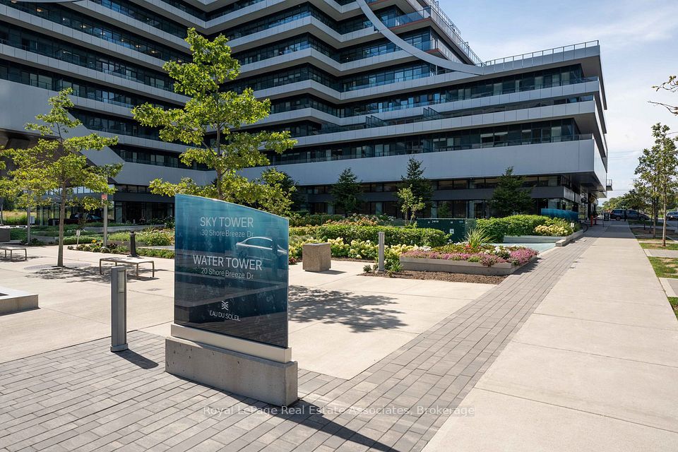 30 Shore Breeze Drive 6104, Toronto, ON M8V 0J1 4