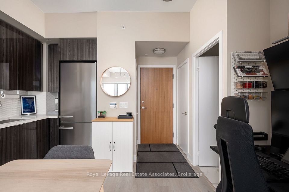 30 Shore Breeze Drive 6104, Toronto, ON M8V 0J1 5