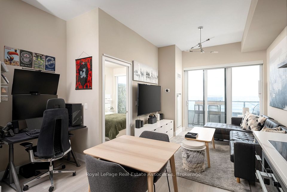 30 Shore Breeze Drive 6104, Toronto, ON M8V 0J1 15