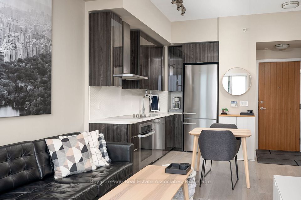 30 Shore Breeze Drive 6104, Toronto, ON M8V 0J1 18