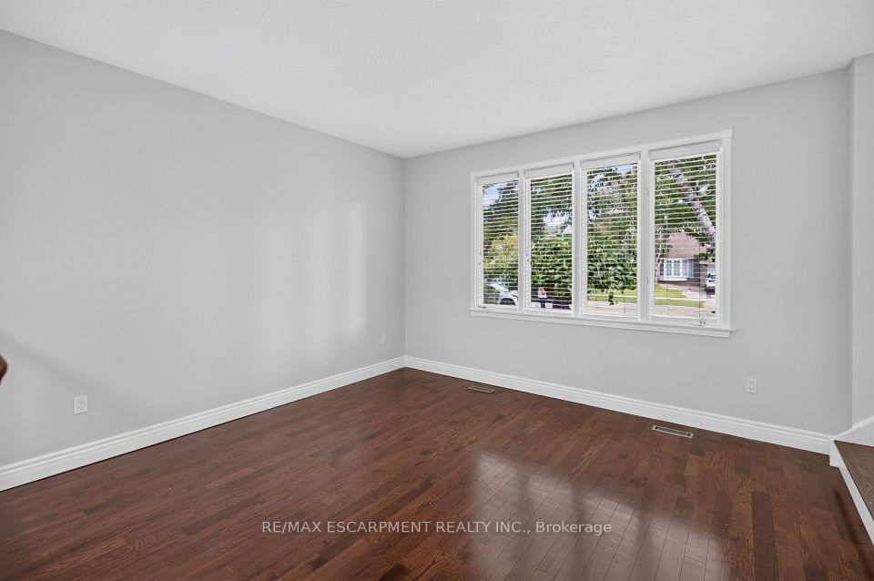 3401 Rockwood Drive, Burlington, ON L7N 3H6 5