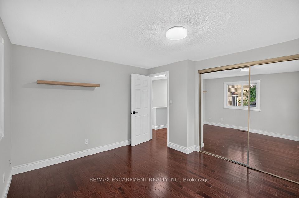 3401 Rockwood Drive, Burlington, ON L7N 3H6 18